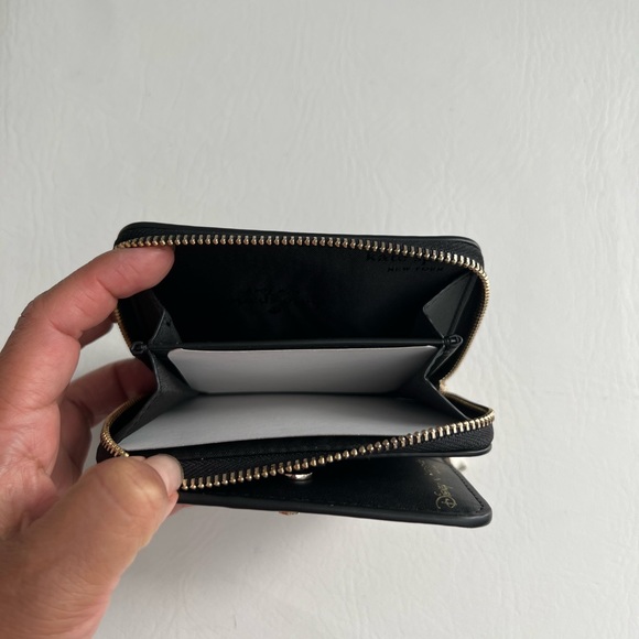 Disney X Kate Spade New York Minnie Mouse Zip Around Wallet - Picture 5 of 6